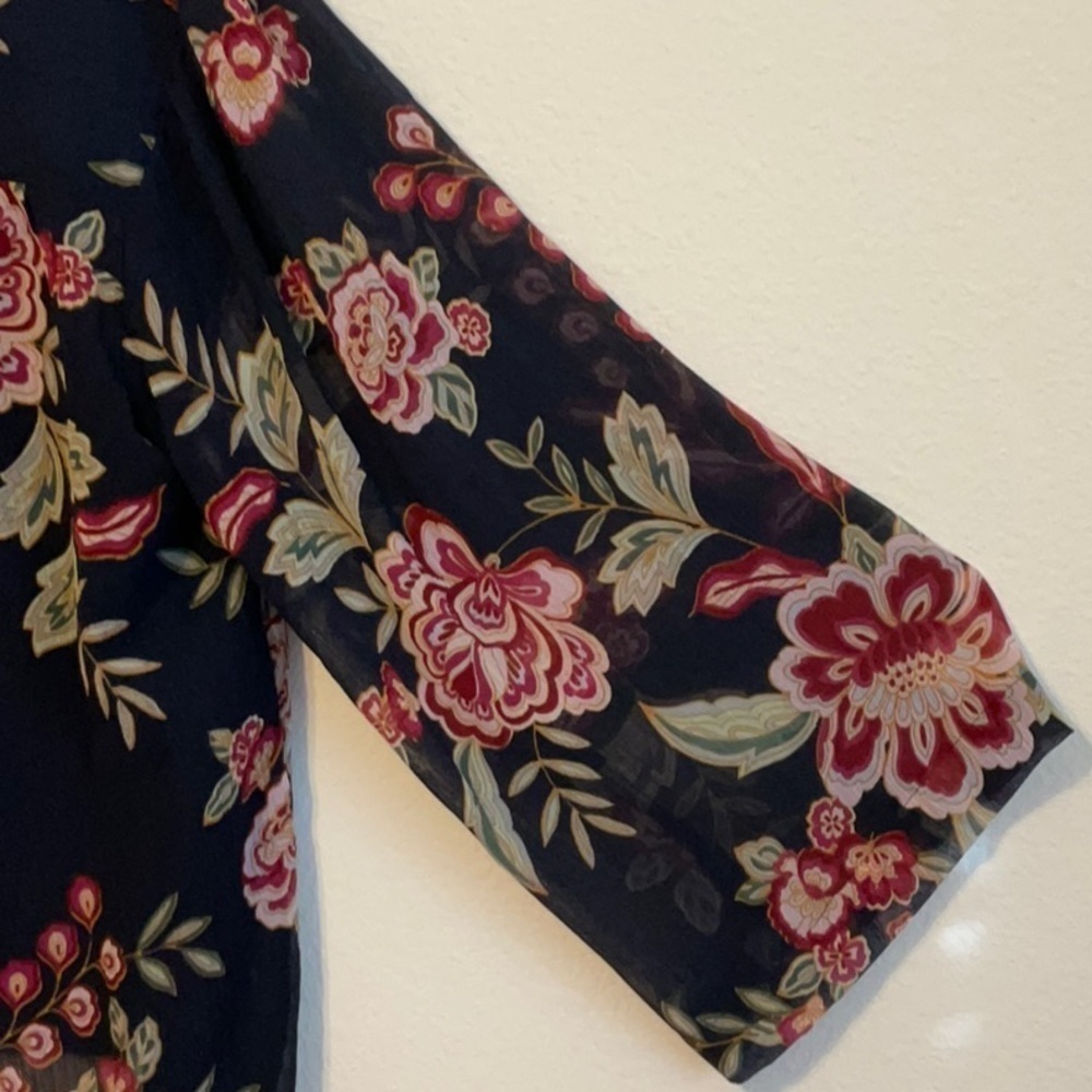 Jessica Simpson for Dillards Navy Floral V-Neck Long Sleeve Blouse 1X - Picture 5 of 11